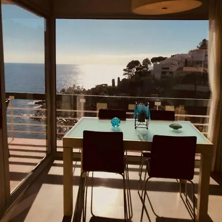 Apartamento Apartamento Cala Salionç Playa Frente A La Playa Y Encima Del Mar